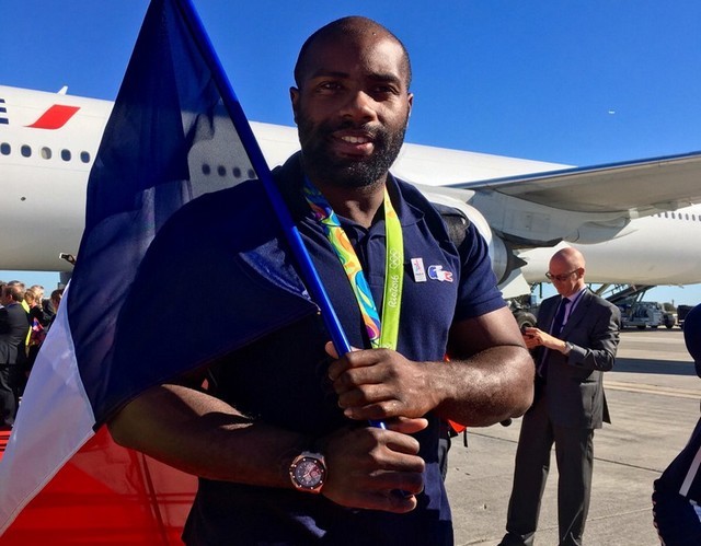 Un A380 d’Air France façon boite de nuit pour les champions de Rio